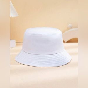 Bucket hat white